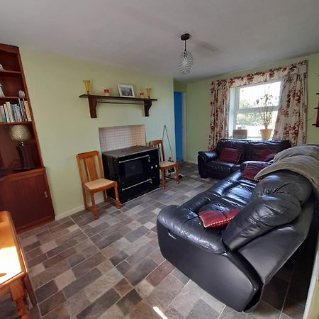 Granny'S Cottage, A Lovely Lakeside Cottage Donegal Town Extérieur photo