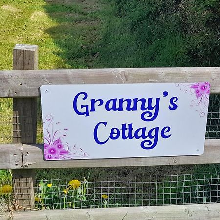 Granny'S Cottage, A Lovely Lakeside Cottage Donegal Town Extérieur photo