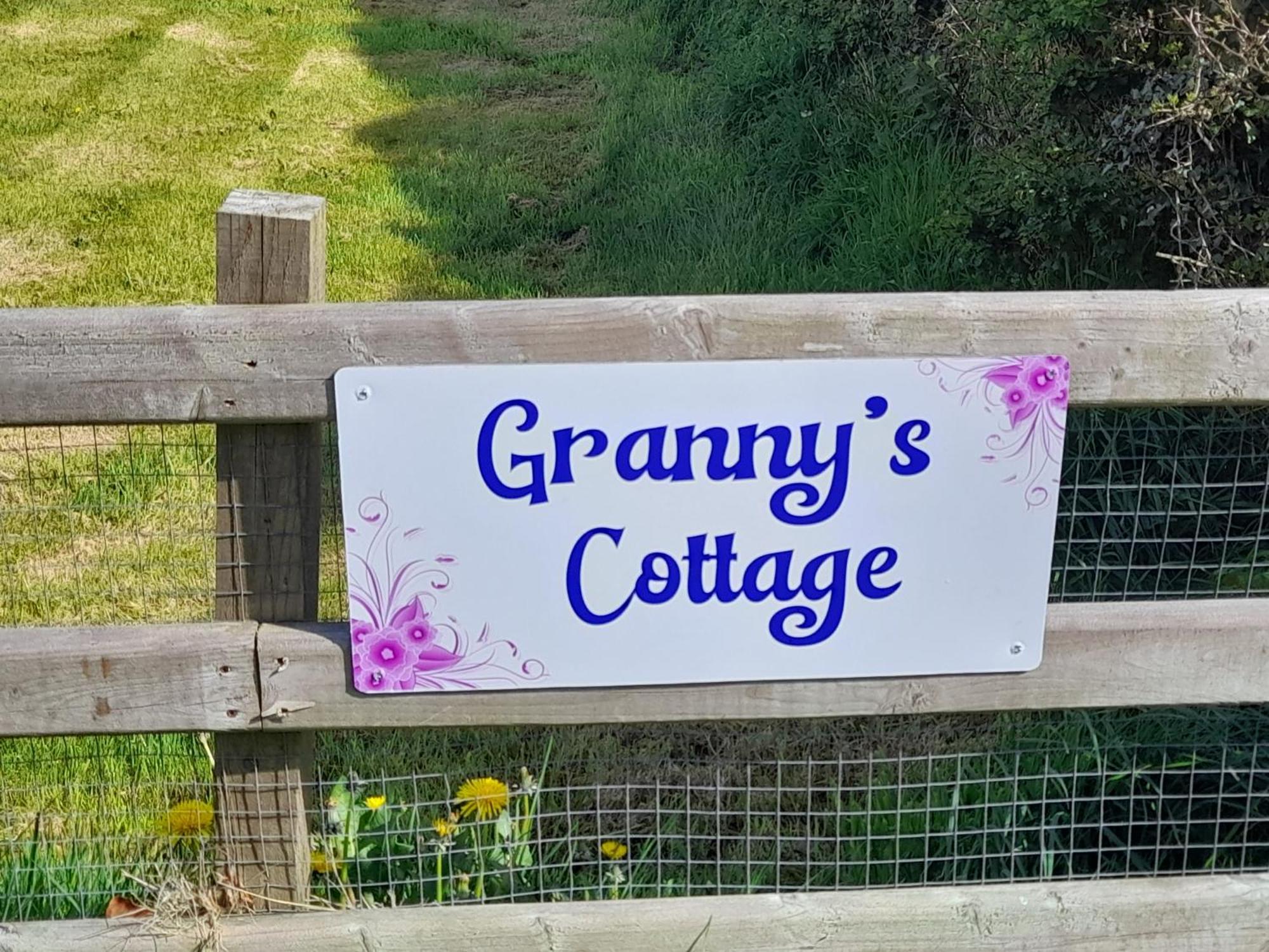 Granny'S Cottage, A Lovely Lakeside Cottage Donegal Town Extérieur photo